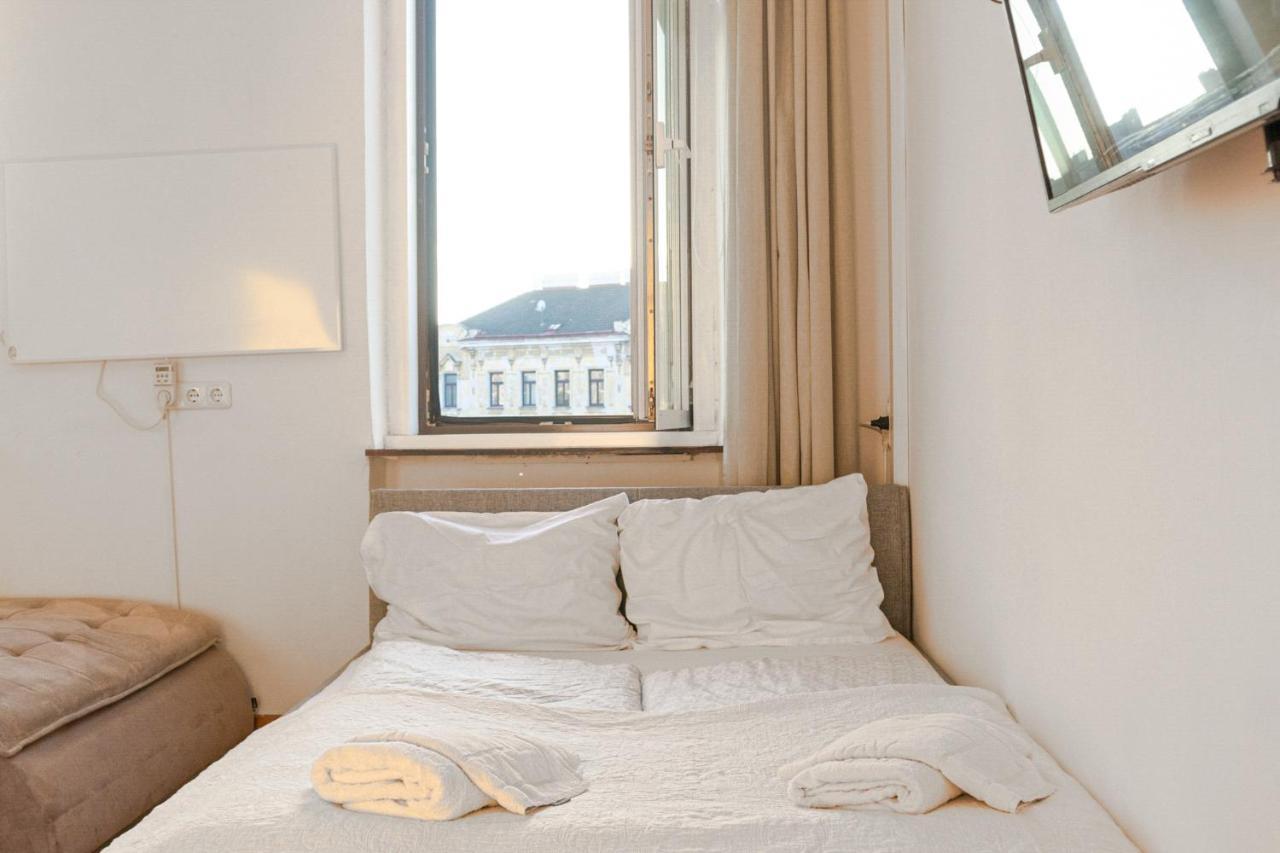 Joyful 2br Apt. @ Millenium Tower And The Danube *